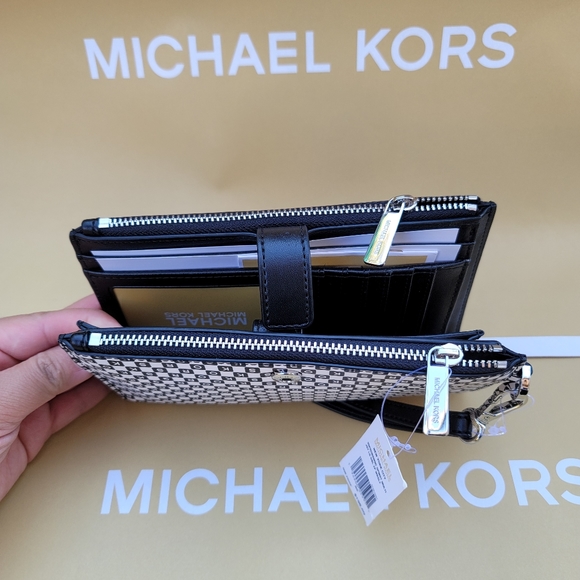 MICHAEL KORS JetSet Wallet NYC Style (Wallet Only) - Picture 4 of 4